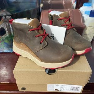T Canoe 3 Weather Ugg Boot